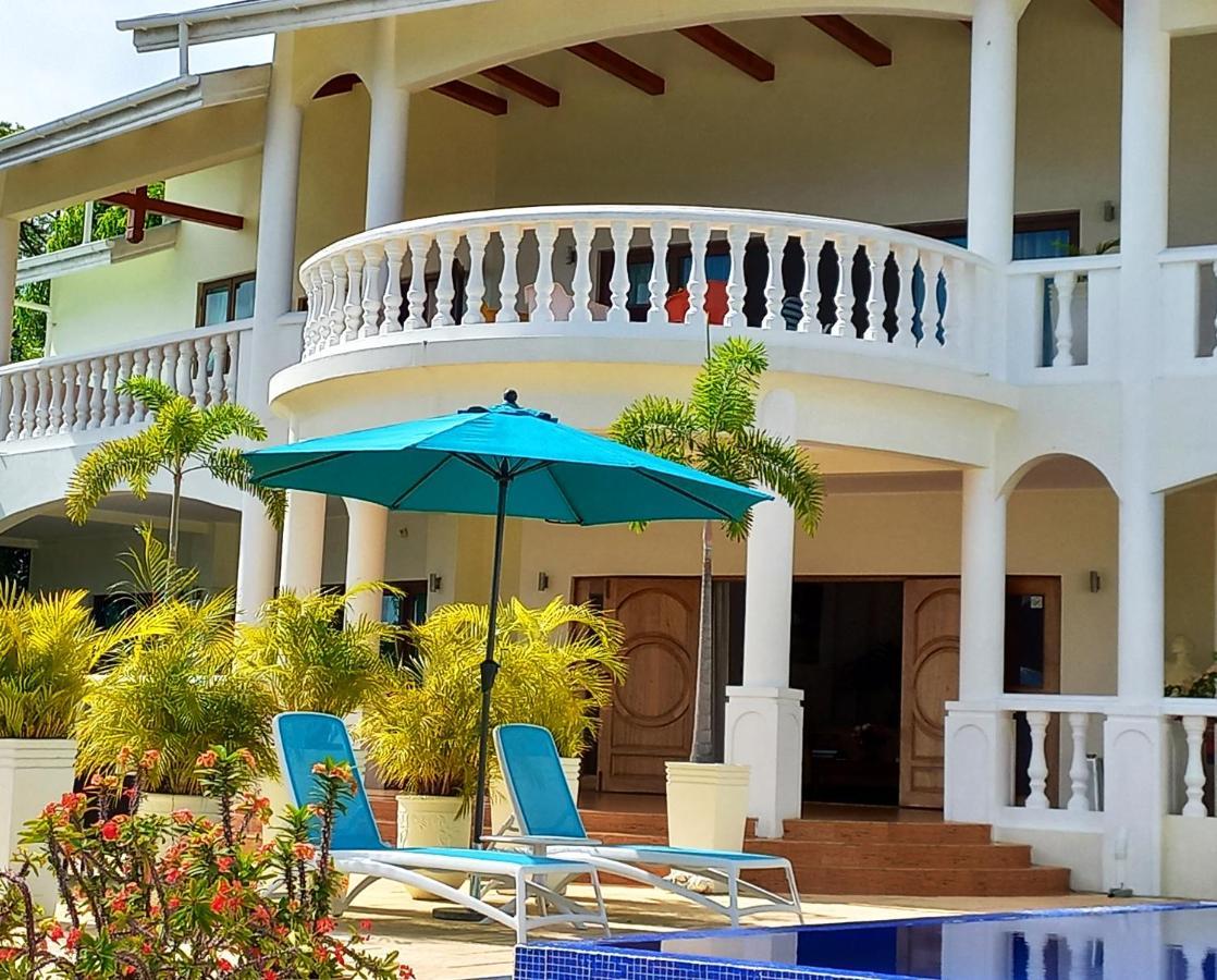 Petit Amour Villa, Seychelles Victoria Eksteriør billede
